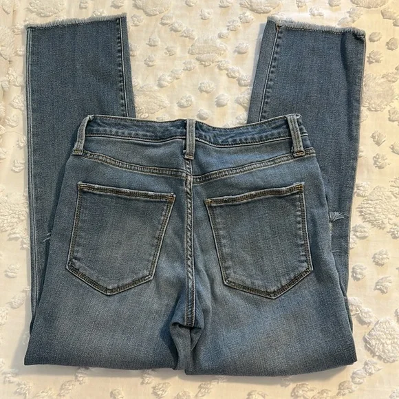 High-Rise Straight Crop Distressed Jeans - Picture 3 of 9